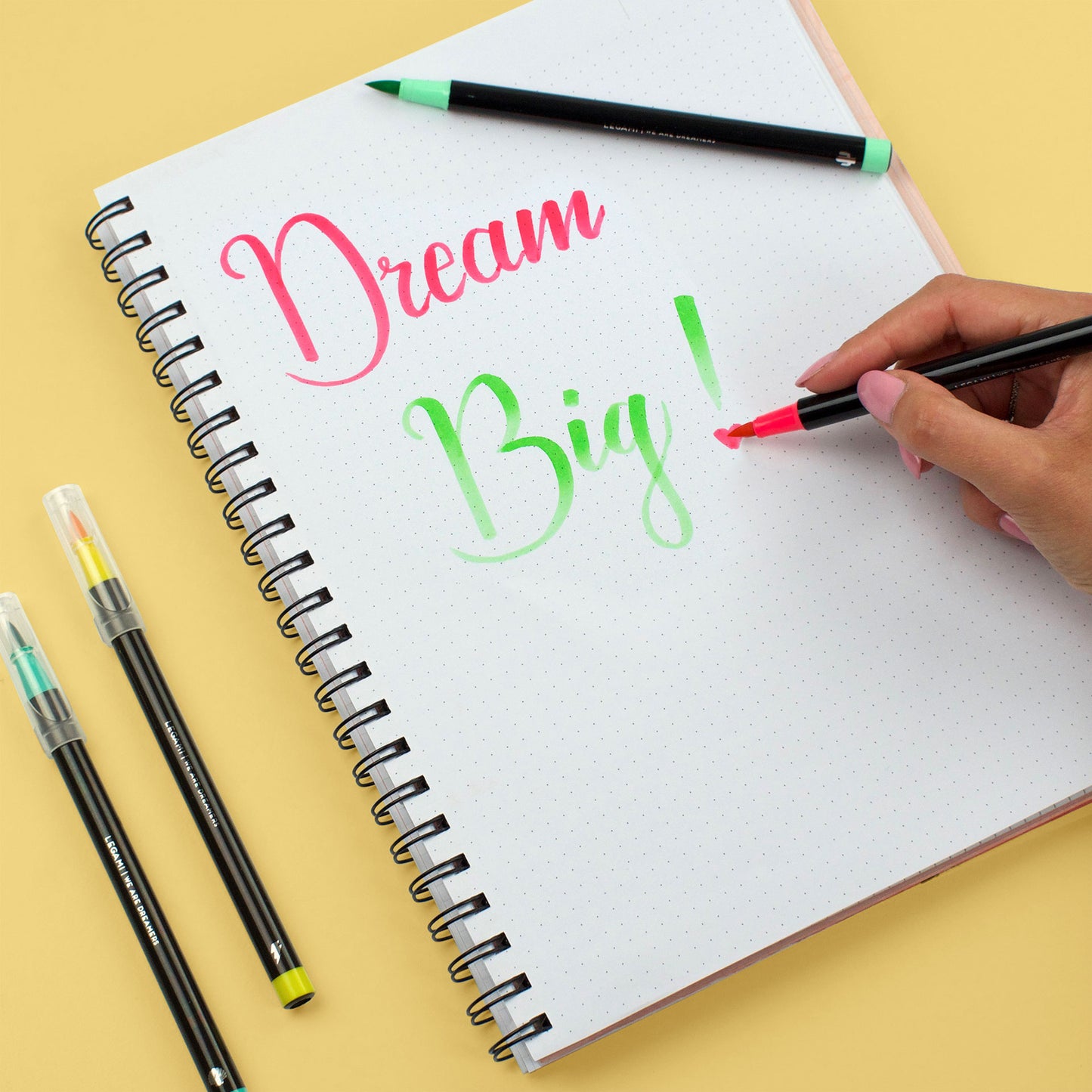 SET OF 12 BRUSH MARKERS - BRUSH MARKERS - BRIGHT COLOURS / PACK DE 6